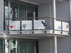Bedruckter Seitensichtschutz für einen Balkon